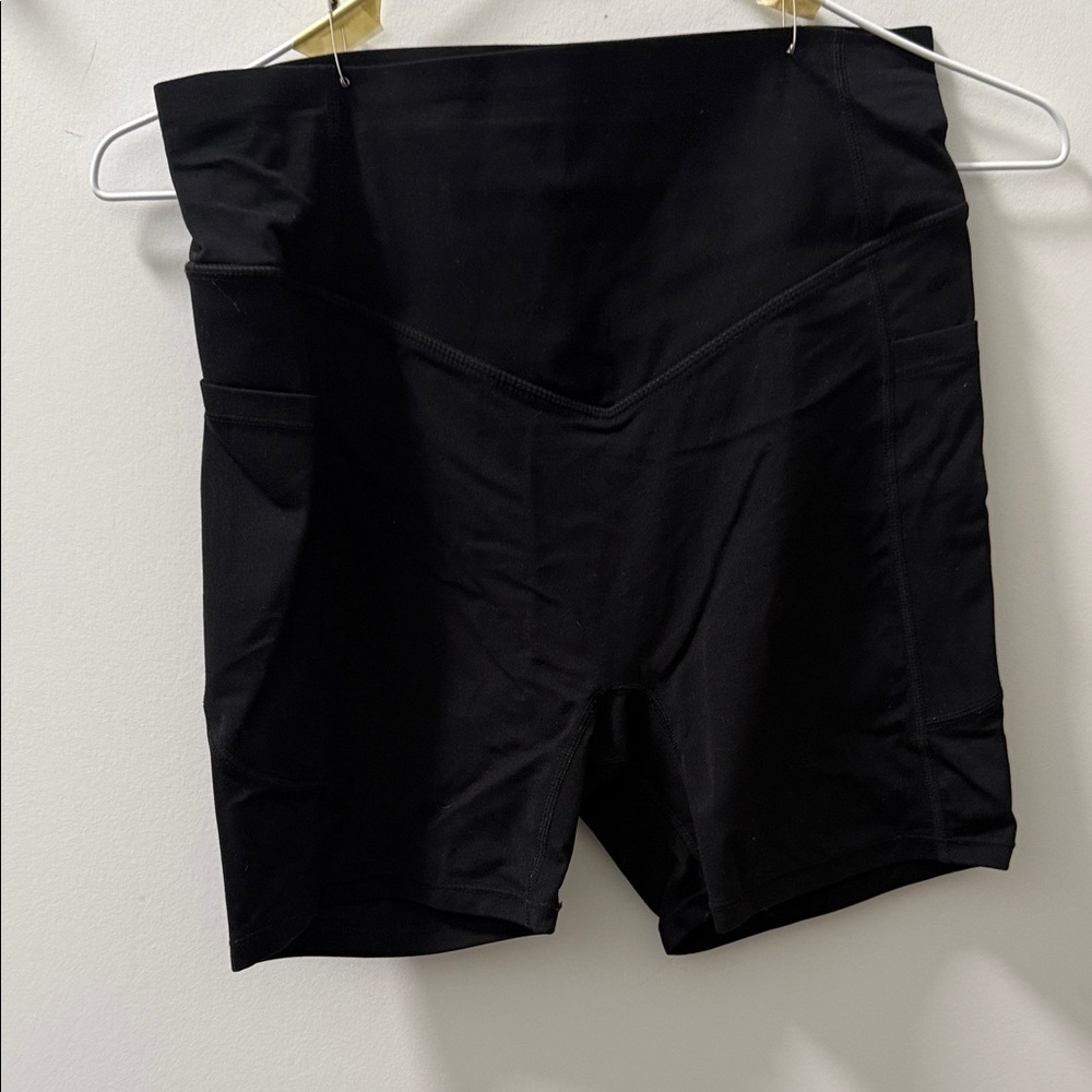 HALARA Women's Black Bike Shorts with Booty Lifting Band